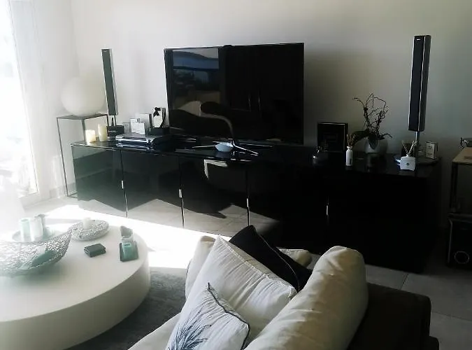 Modern One Bedroomed Just Off The Seafront With A Terrace And Pool Access 1753 Apartman