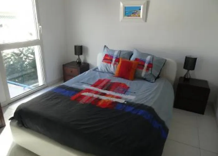 Apartman Modern One Bedroomed Just Off The Seafront With A Terrace And Pool Access 1753