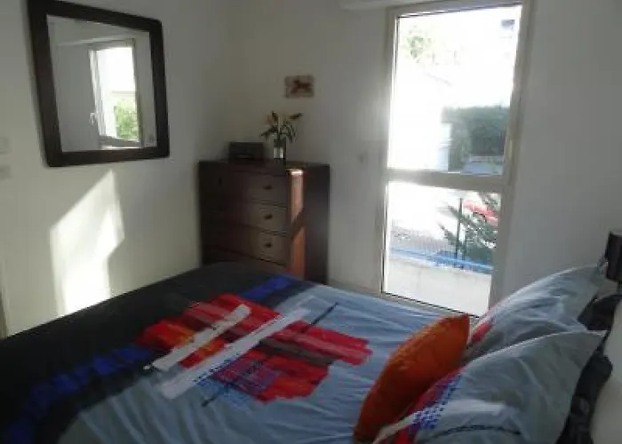 Modern One Bedroomed Just Off The Seafront With A Terrace And Pool Access 1753 Apartman Cannes
