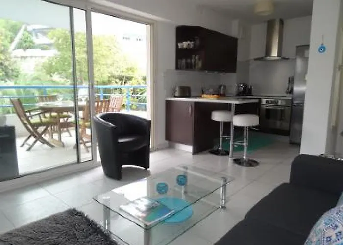 Apartman Modern One Bedroomed Just Off The Seafront With A Terrace And Pool Access 1753 *