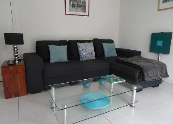 Apartman Modern One Bedroomed Just Off The Seafront With A Terrace And Pool Access 1753 Cannes