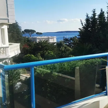 Modern One Bedroomed Just Off The Seafront With A Terrace And Pool Access 1753 *
