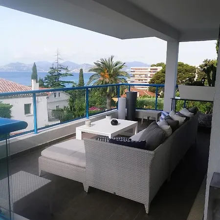 Daire Modern One Bedroomed Just Off The Seafront With A Terrace And Pool Access 1753