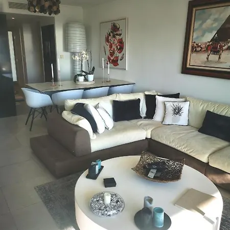 Modern One Bedroomed Just Off The Seafront With A Terrace And Pool Access 1753 *