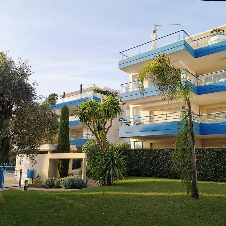 Apartment Modern One Bedroomed Just Off The Seafront With A Terrace And Pool Access 1753