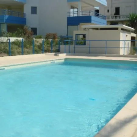Modern One Bedroomed Just Off The Seafront With A Terrace And Pool Access 1753 *