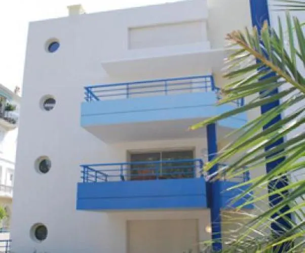 Modern One Bedroomed Just Off The Seafront With A Terrace And Pool Access 1753