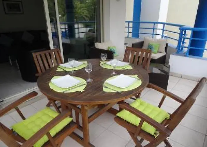 Modern One Bedroomed Just Off The Seafront With A Terrace And Pool Access 1753 شقة كان