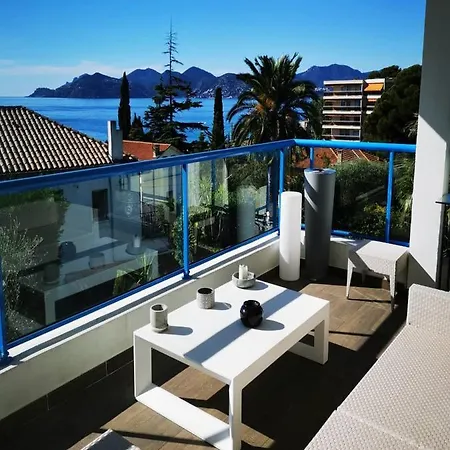 Modern One Bedroomed Just Off The Seafront With A Terrace And Pool Access 1753 شقة كان