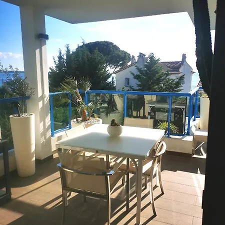 Modern One Bedroomed Just Off The Seafront With A Terrace And Pool Access 1753 كان