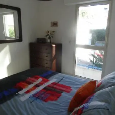 Modern One Bedroomed Just Off The Seafront With A Terrace And Pool Access 1753 شقة كان