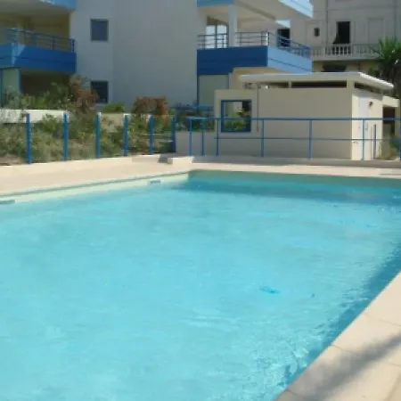 Modern One Bedroomed Just Off The Seafront With A Terrace And Pool Access 1753 *